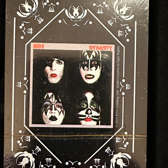 NWT Kiss Logo Double Deck of Playing Cards and Dice - Picture 3 of 7